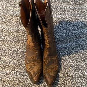 Dan Post Women’s size 9 Brown leather Western Boots in Very Good Condition!